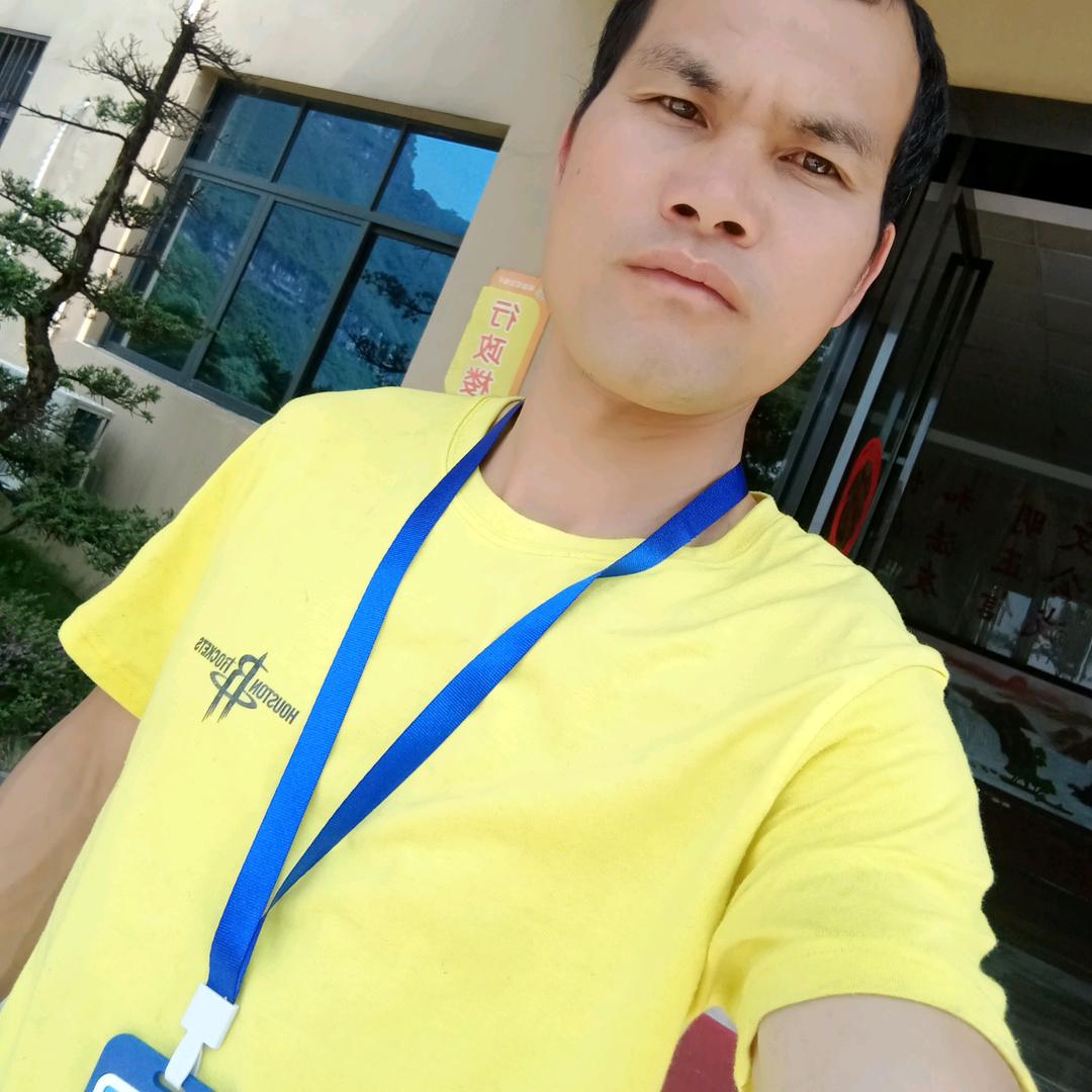 小龙哥。