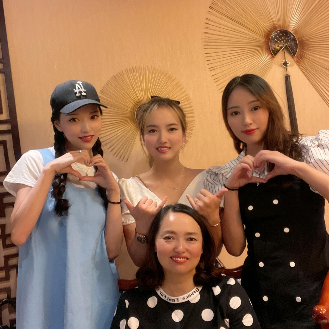 浮云☁️蔡大姐