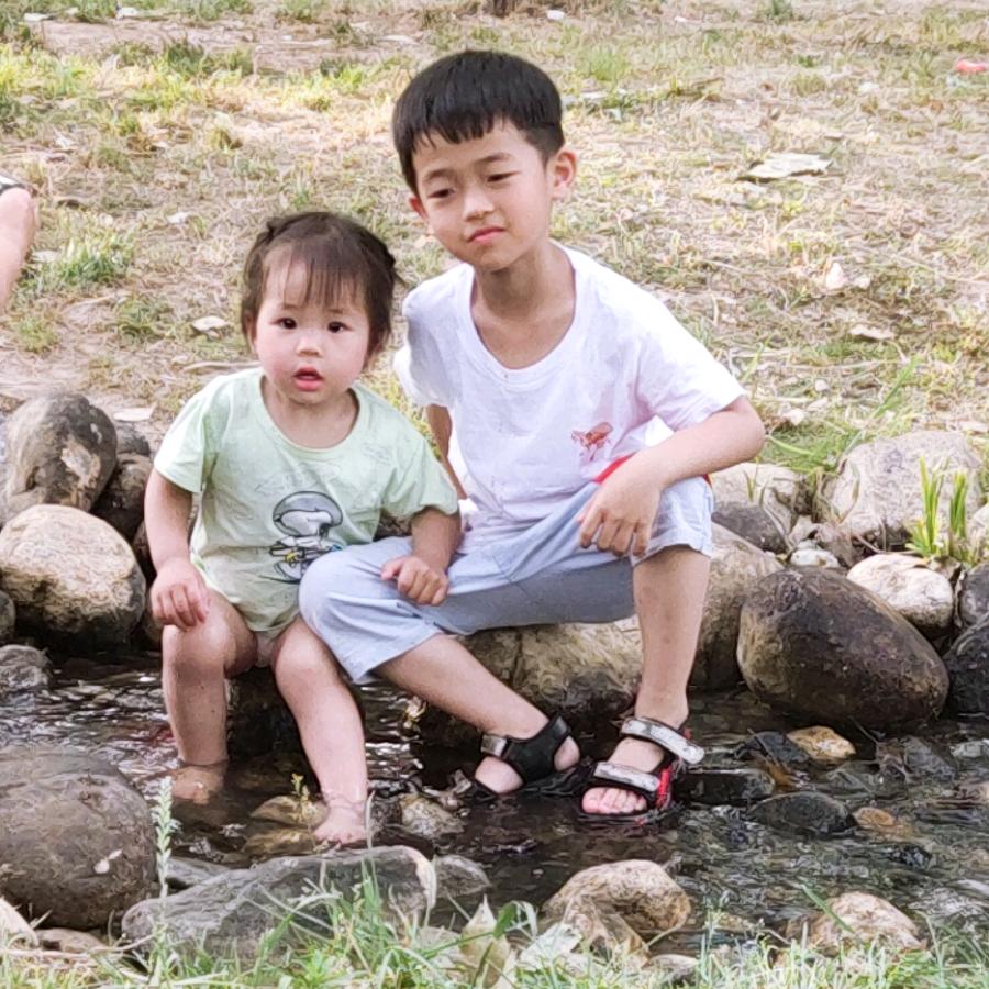 涵涵，晴晴有你们陪真好