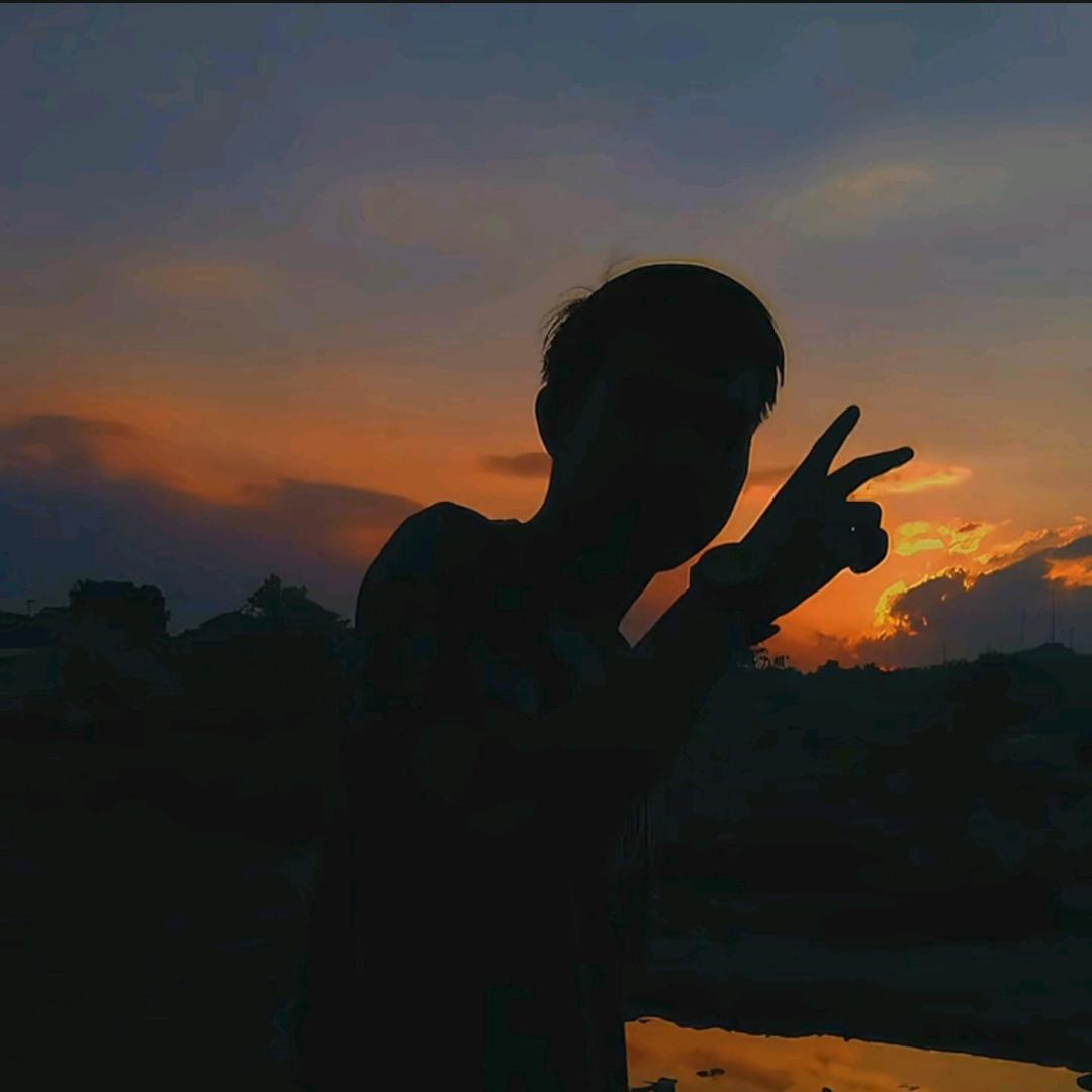 飞流直下三千尺  扶摇直上九万里࿐