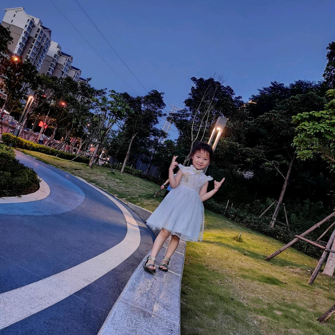 小吵小闹小幸福