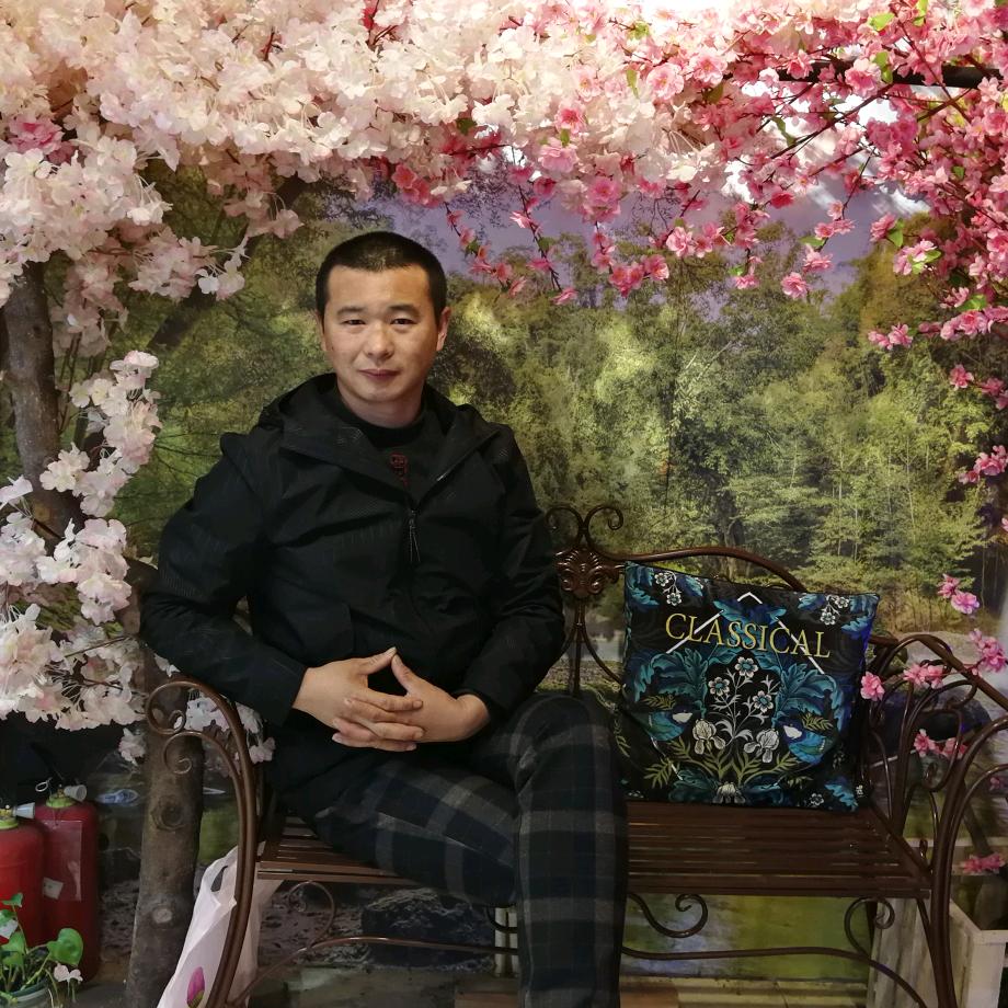 梦醒时分小兵哥