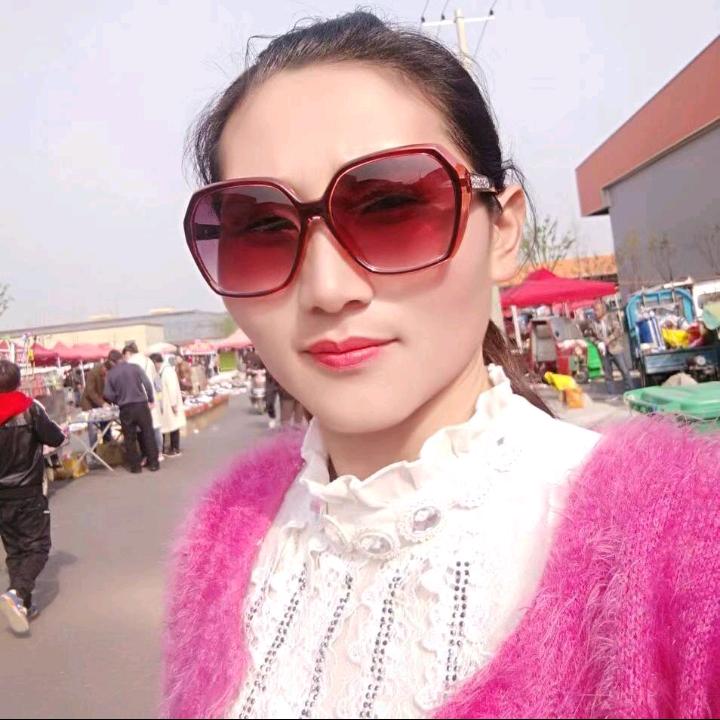 卡车女司机英子