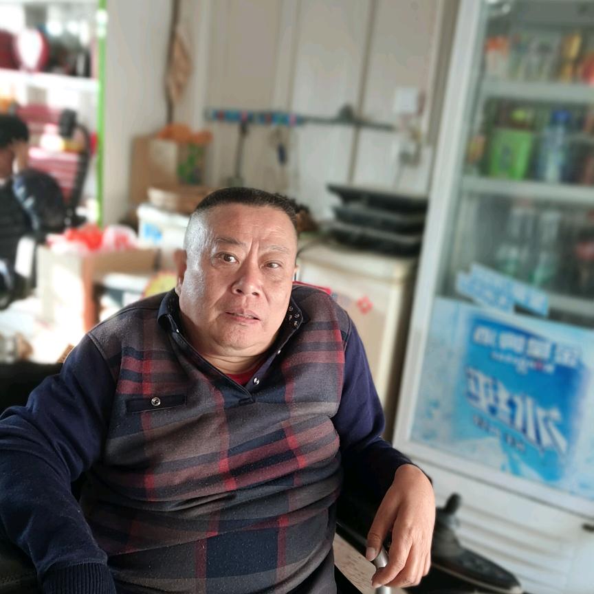坚强哥便利店