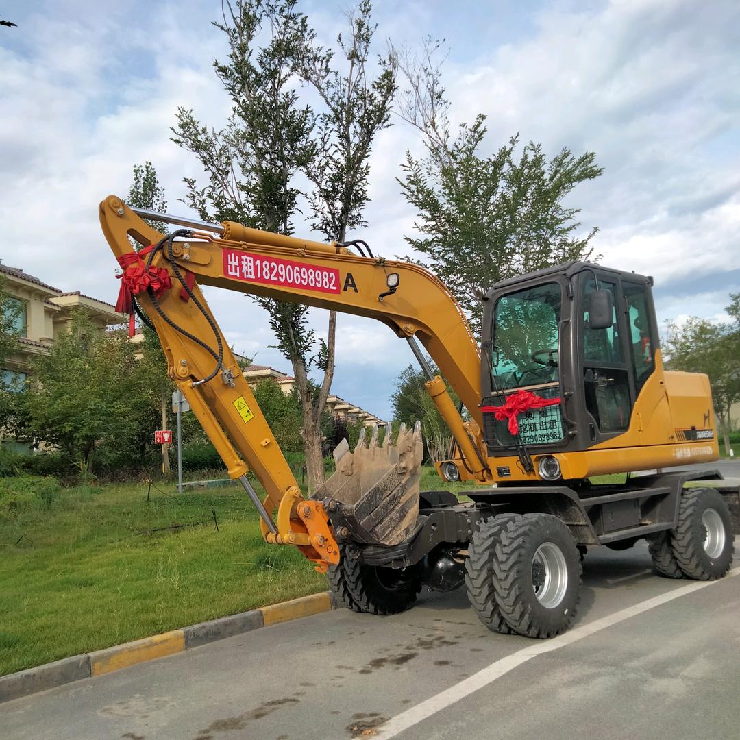 河南小董挖机在新疆