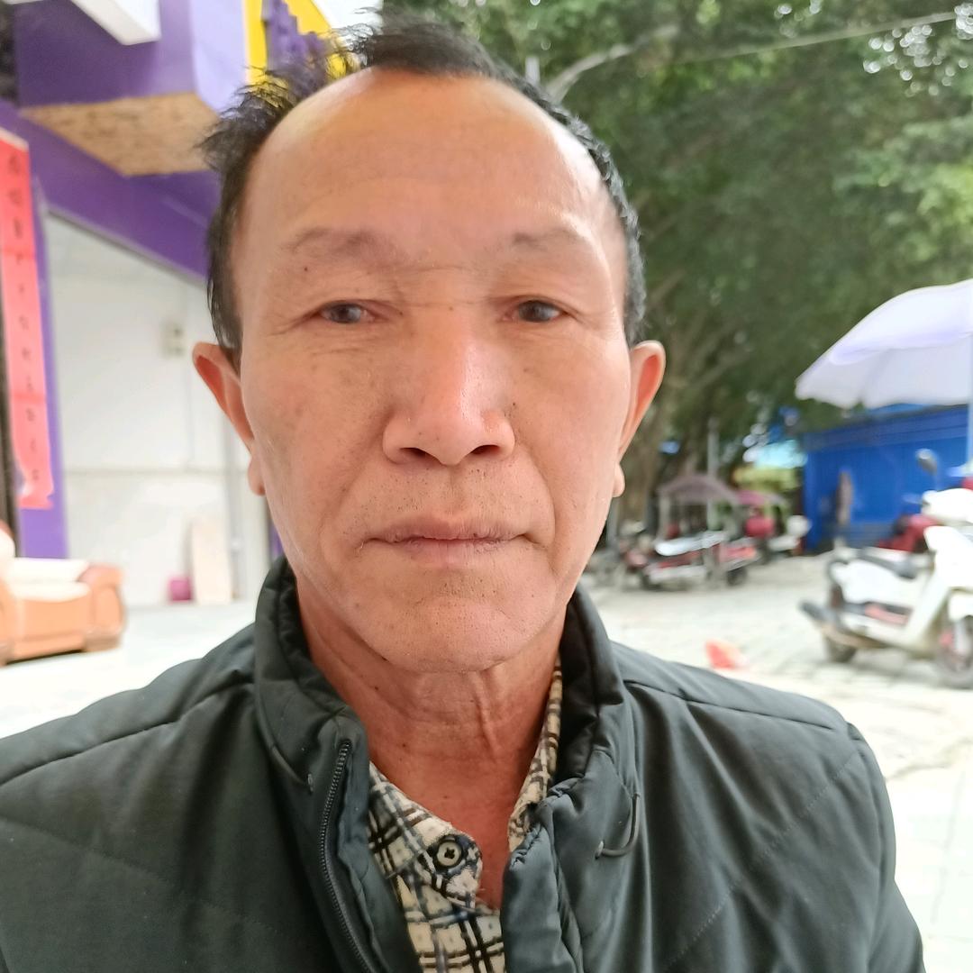 郎必坤