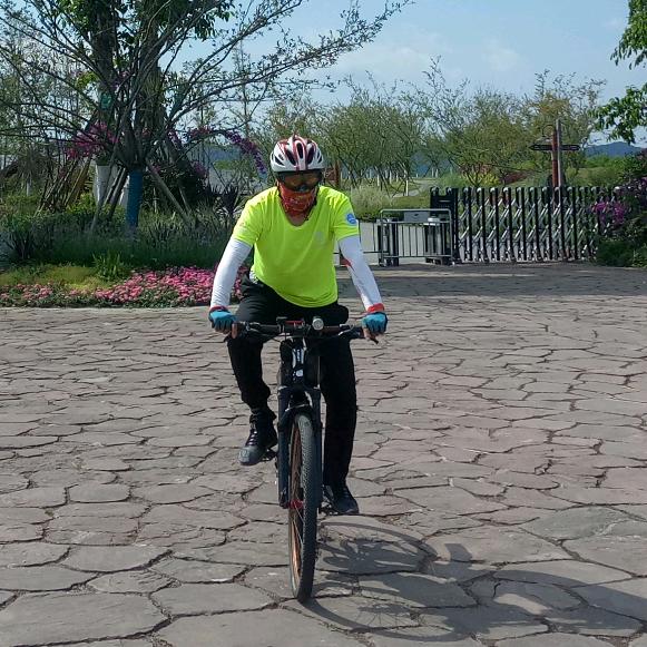 文哥快乐每一天。