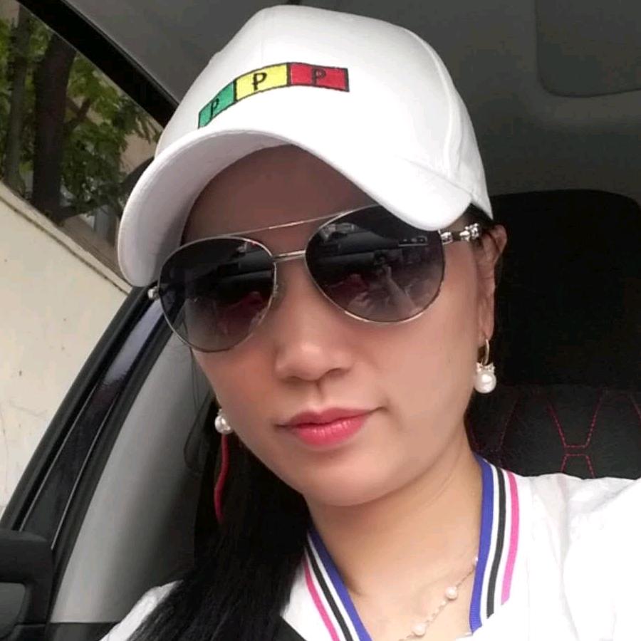 芳姐《幸福佳人》女装批发