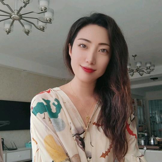爱心小牙姐