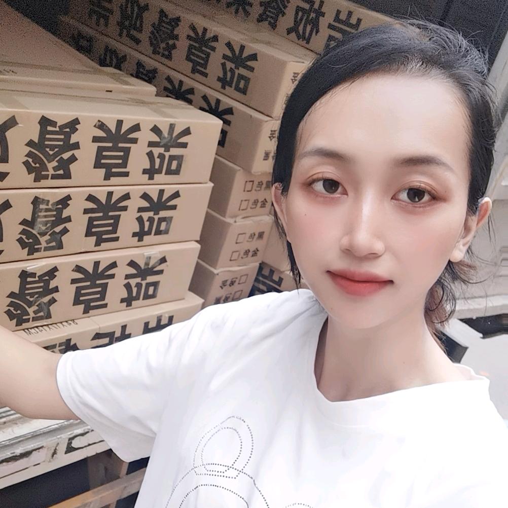 越诚轻奢妆台铁艺软体家具厂@吉莉