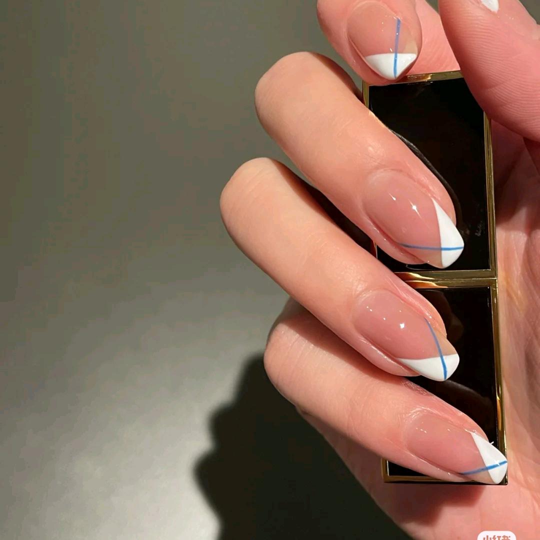 瓦房店市旺角万成广场克拉美甲美睫店