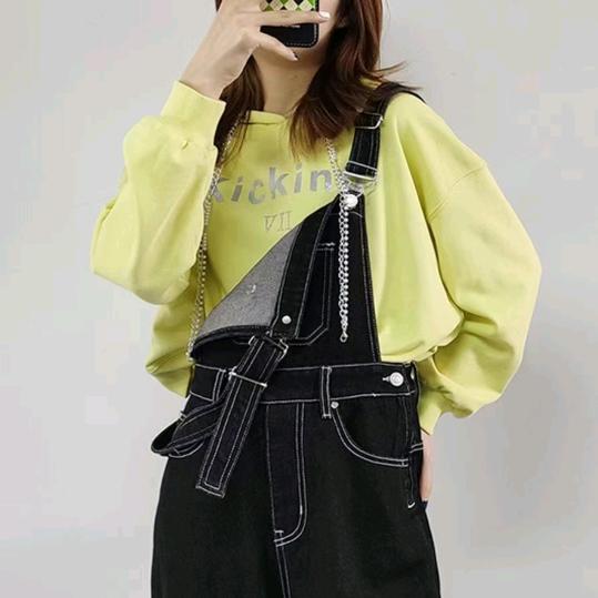 哈萨克族小丫头