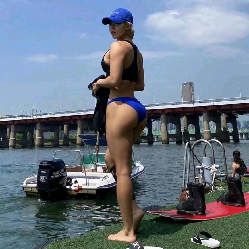 安娜的朋友圈