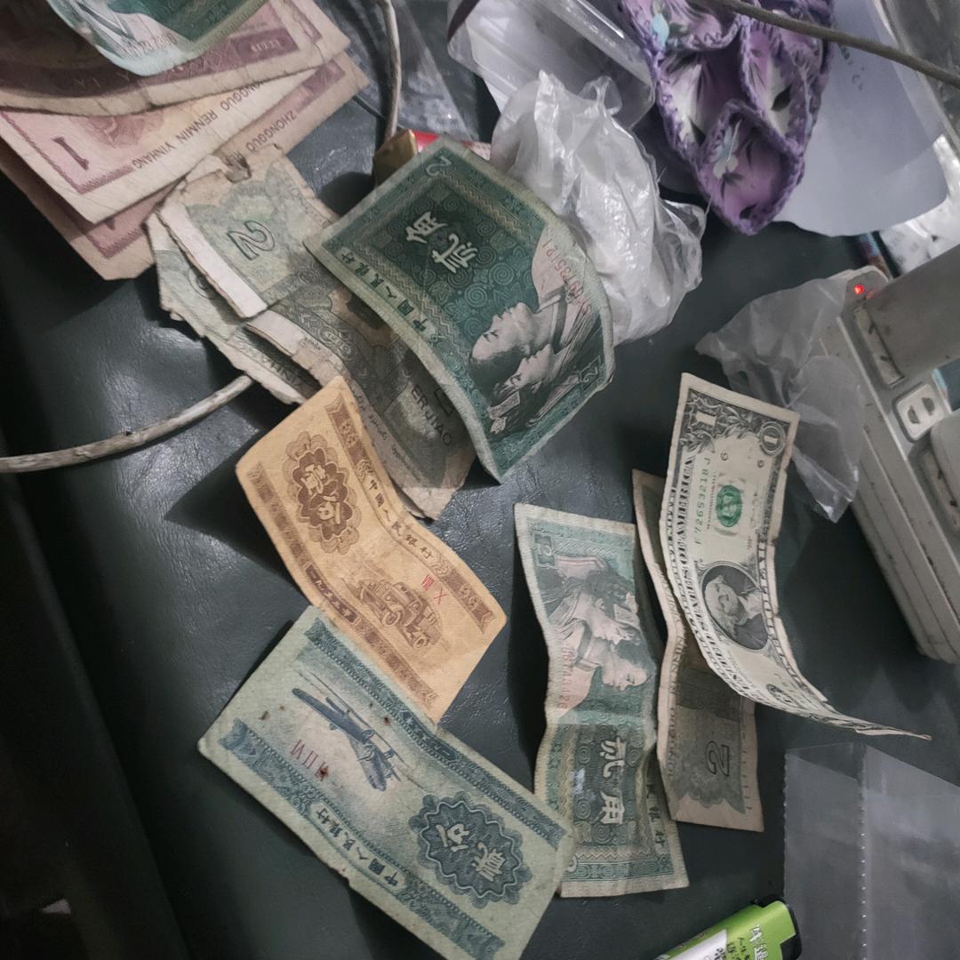 红尘中有你，有我