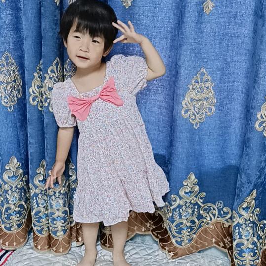 小可，是一个可爱可亲可气的小猪猪