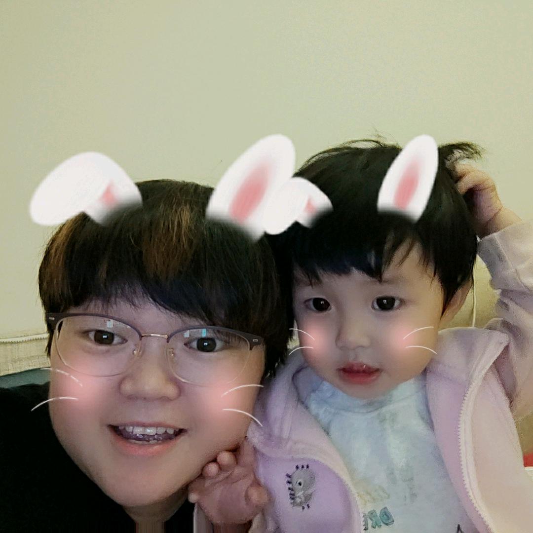 小何同学
