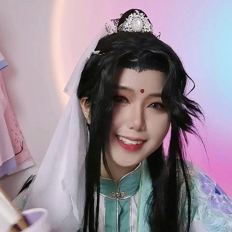 是戏精抱月🌙