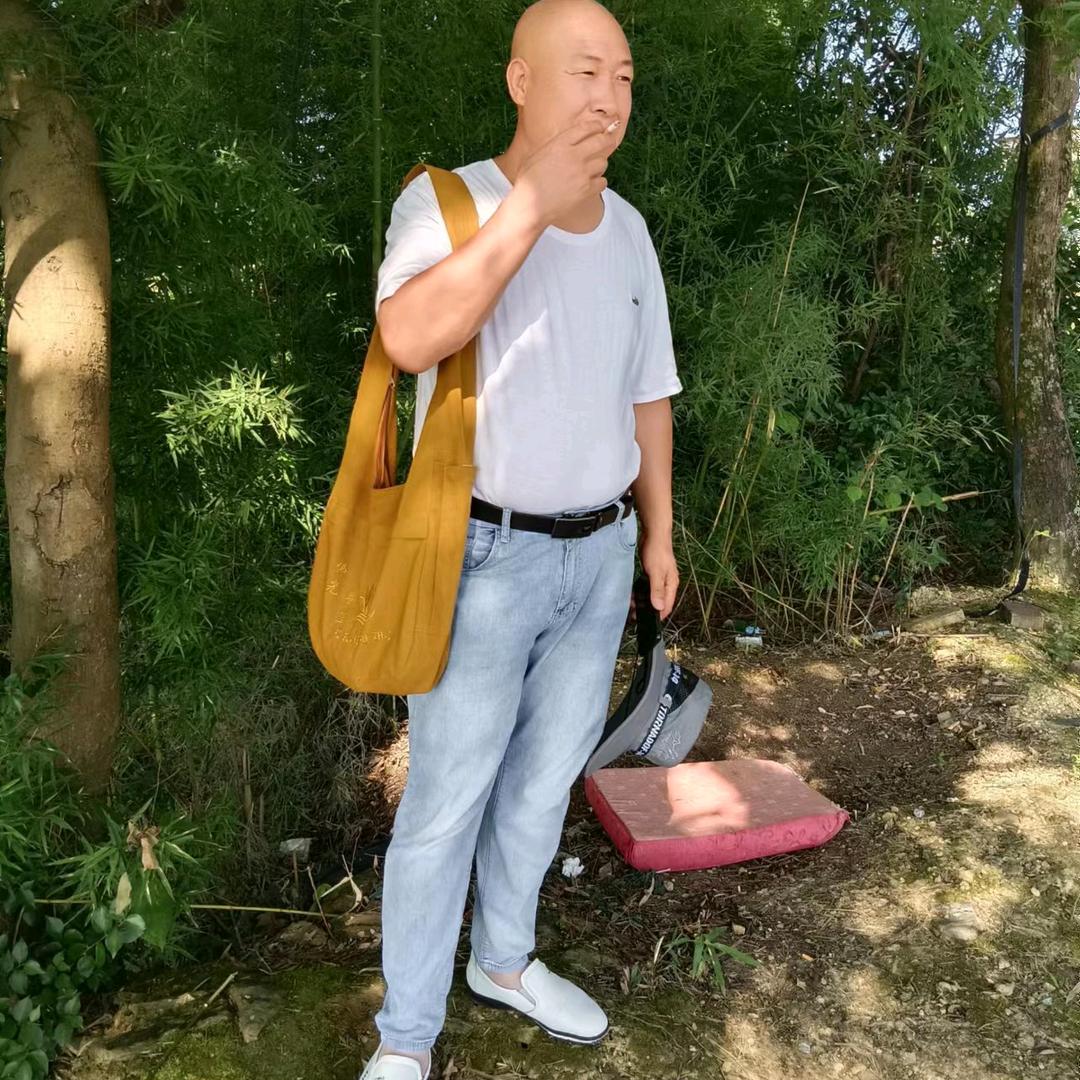唐青山【光头】