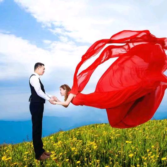 建，香,恋携手创辉煌