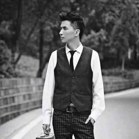 我有一只小毛驴，我从来也不骑。