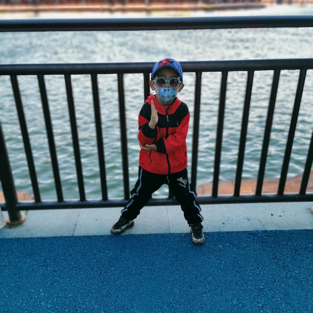 ლ(小')ლ（次）(^з^)-☆