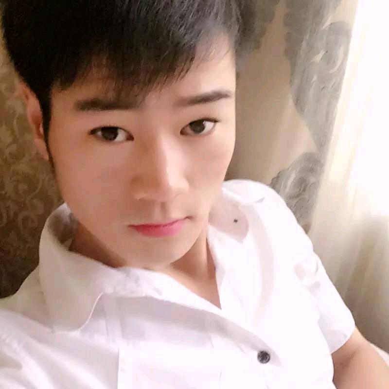何强