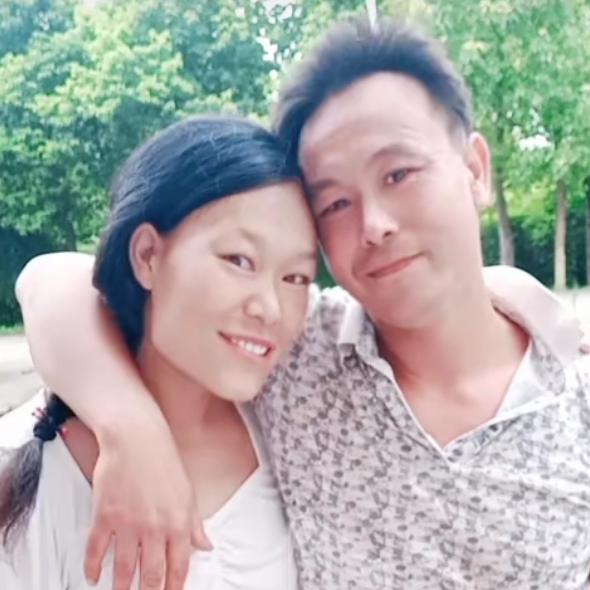 小乔夫妇嘉鱼爱哥