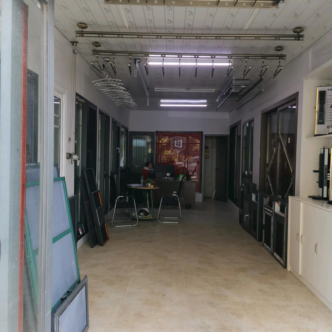 伟业系统门窗,指纹锁