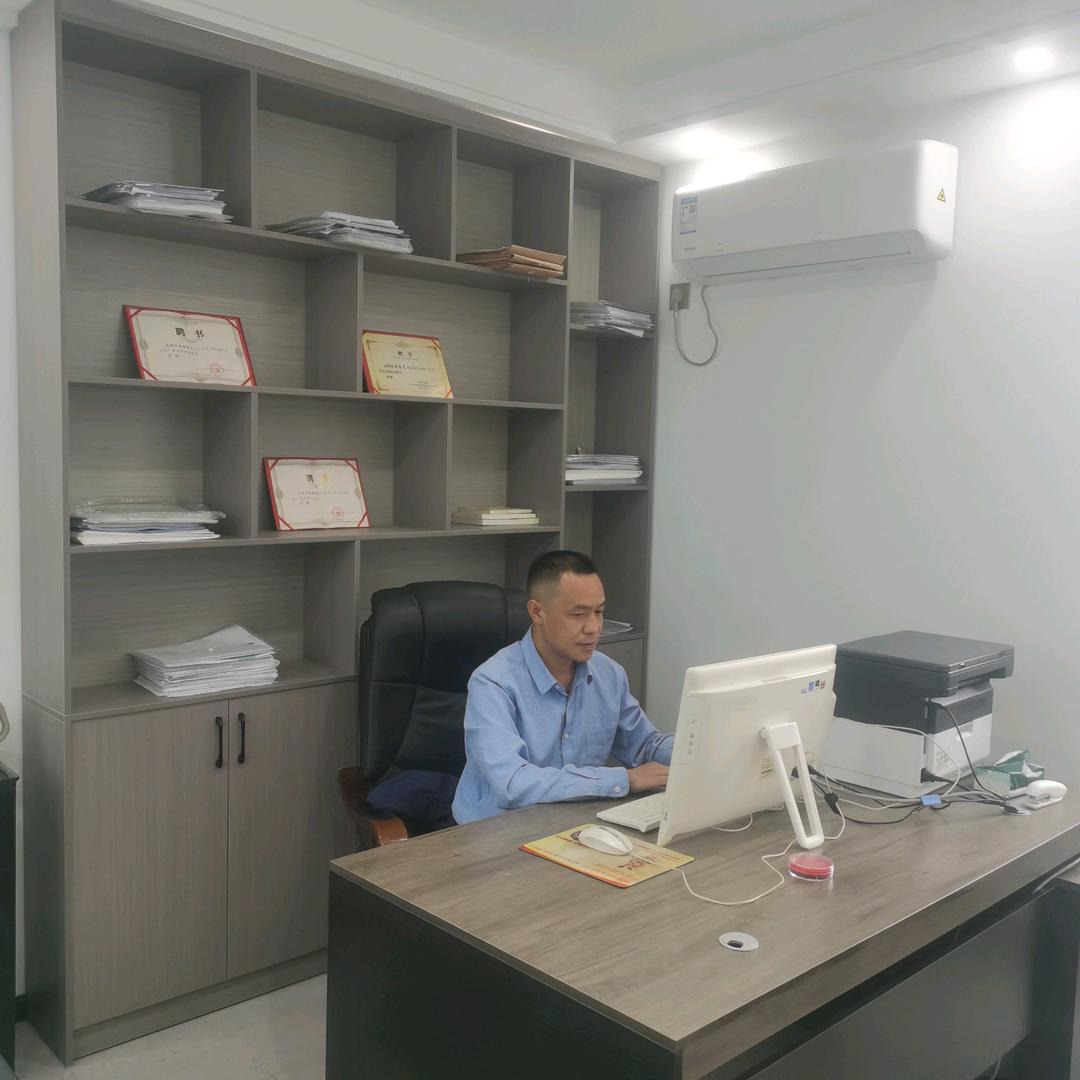黄登宽律师