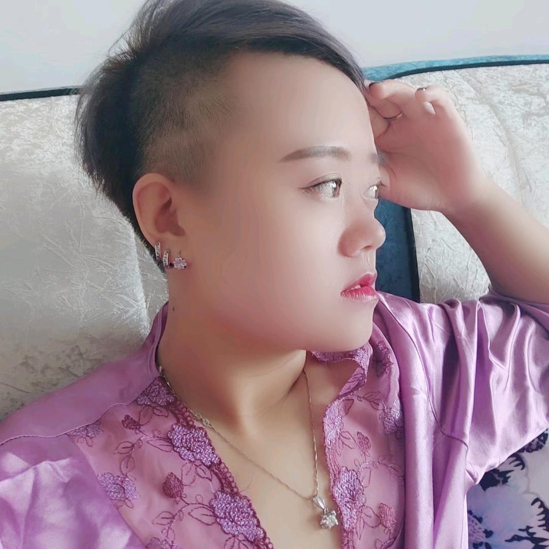 甄美丽爱唱歌
