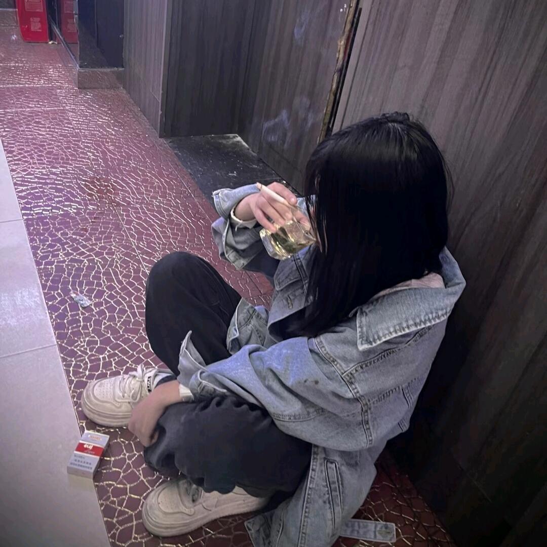 დ᭄♡̶҉深海玫瑰꧔ꦿ℘⸙