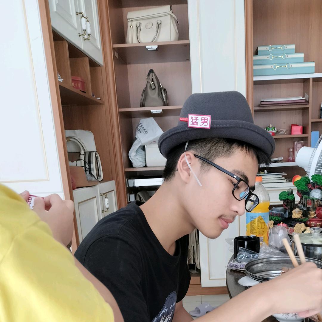 聚珑叶总全屋定制家具厂