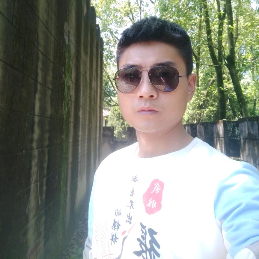 张兵，的工地生活，专业，外墙漆贴砖打糙泥