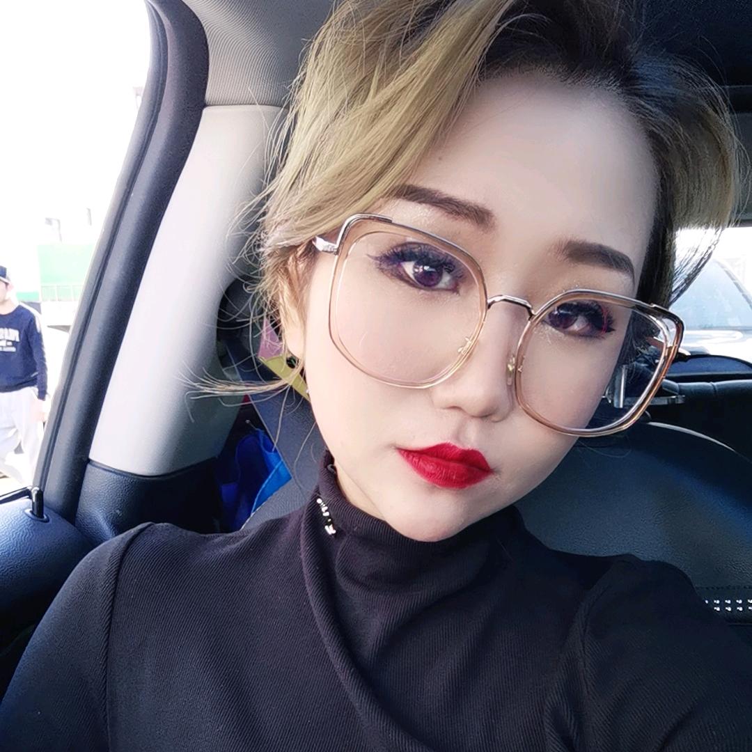 A.呆萌呆萌的周小鑫