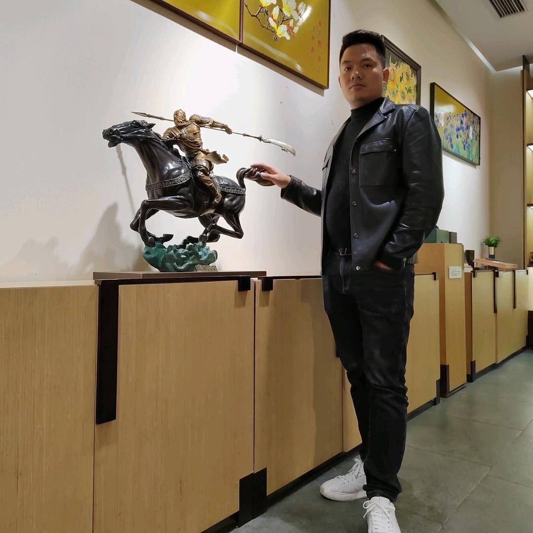 娄底市回龙湾豪杰车行