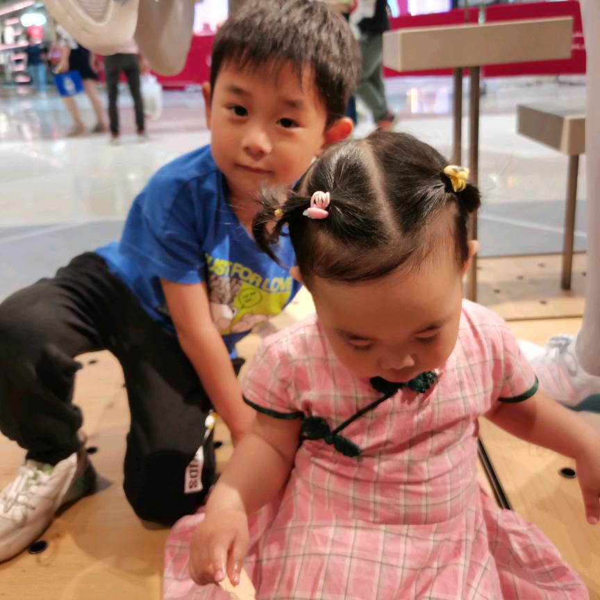 皮夹克和小棉袄的奶奶