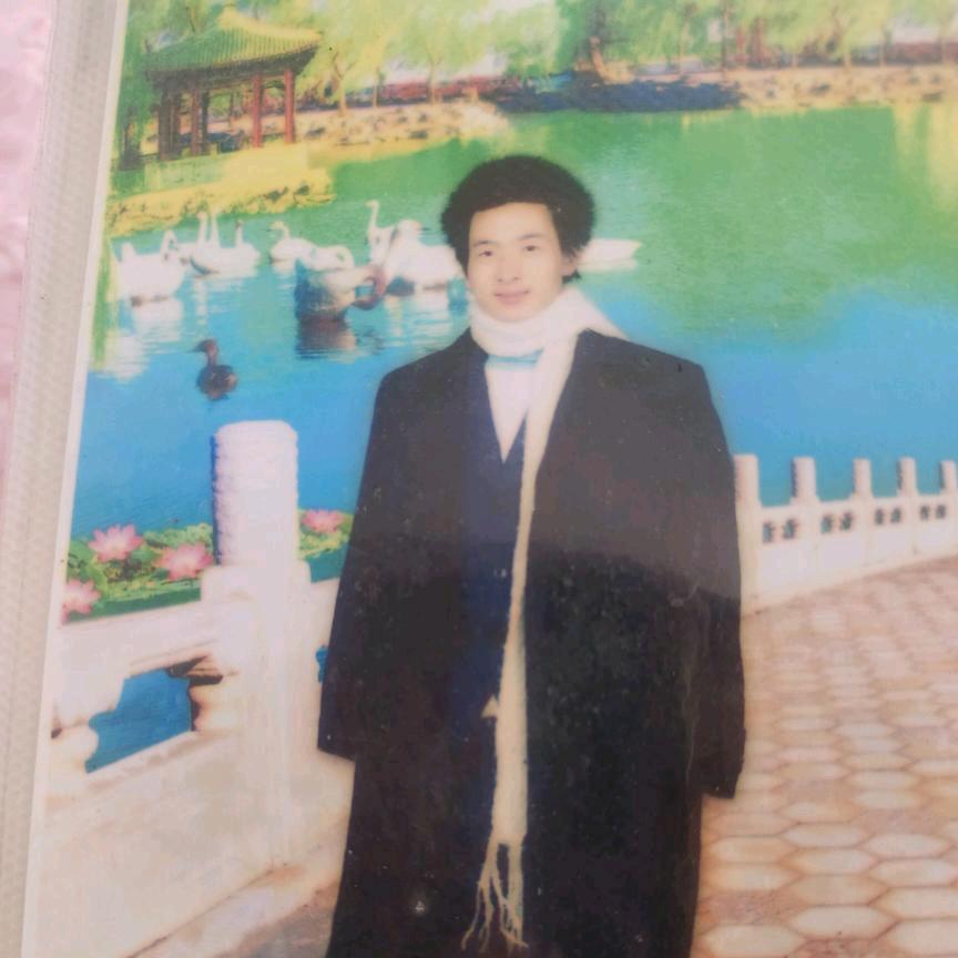 岁月无情尽沧桑