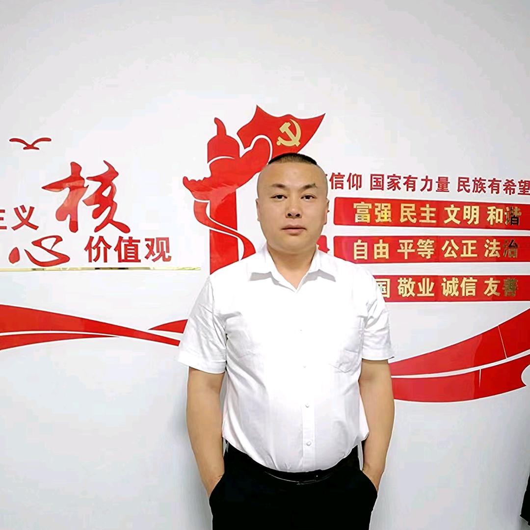 阿荣。
