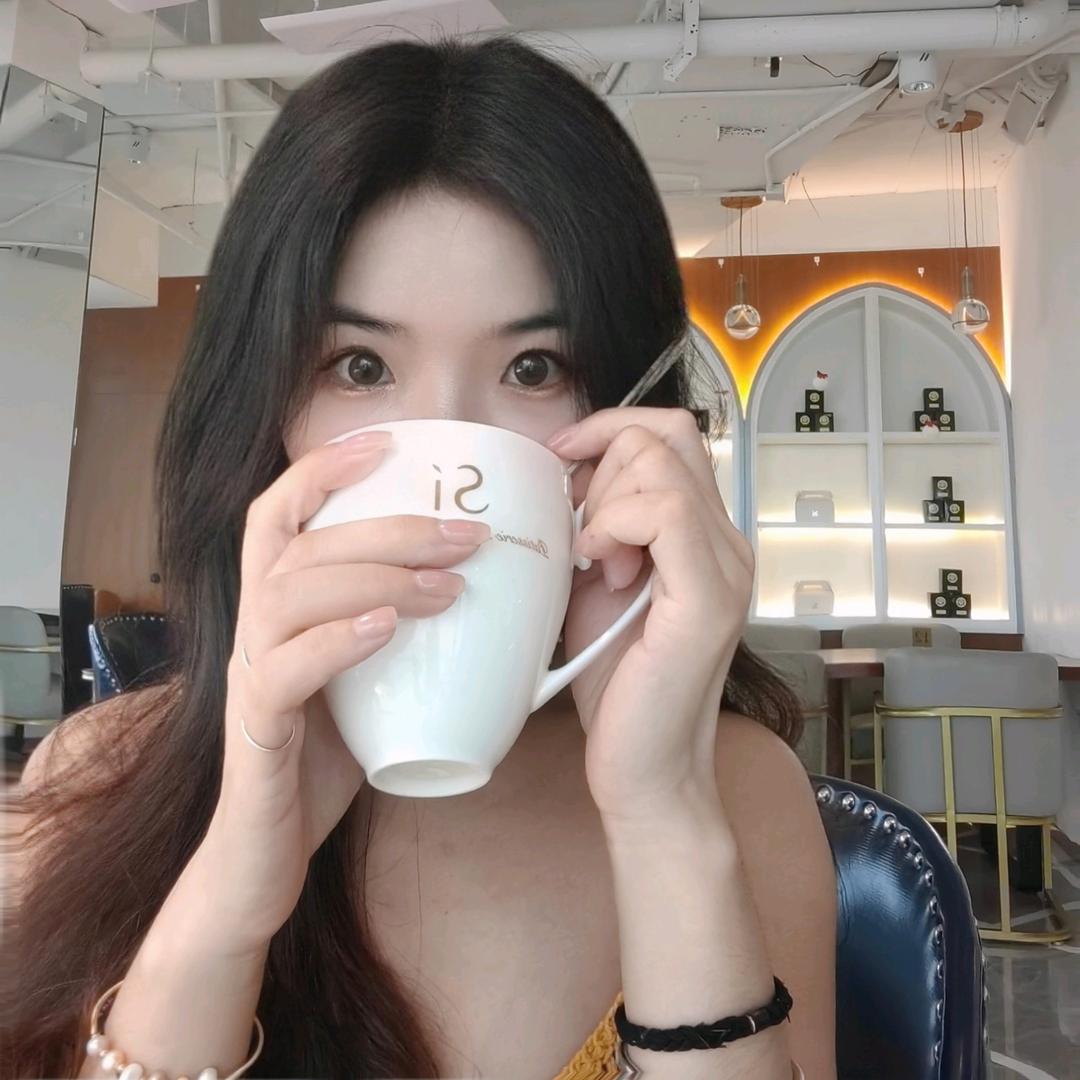 小芈Serrmii官方号