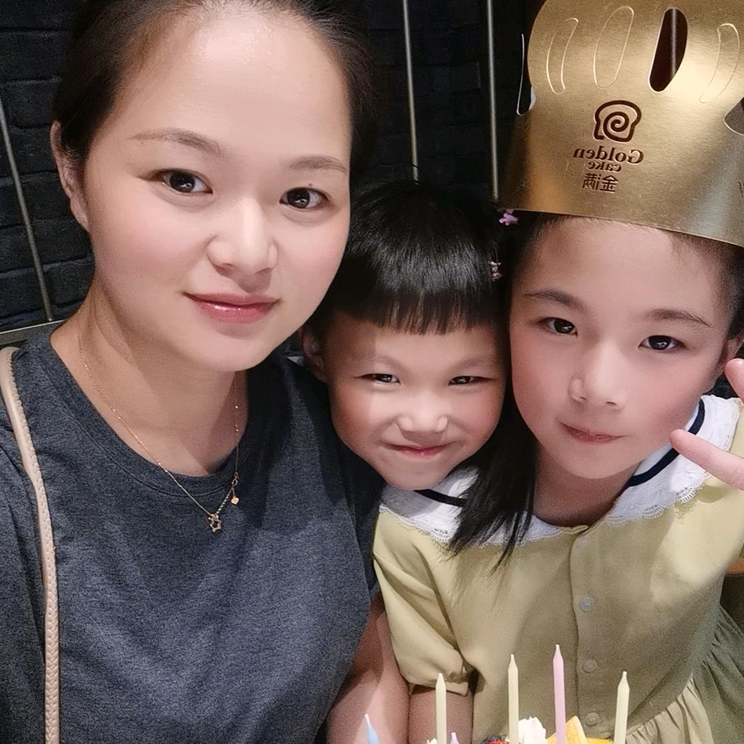 大王椰木门  跃龙木门厂家
