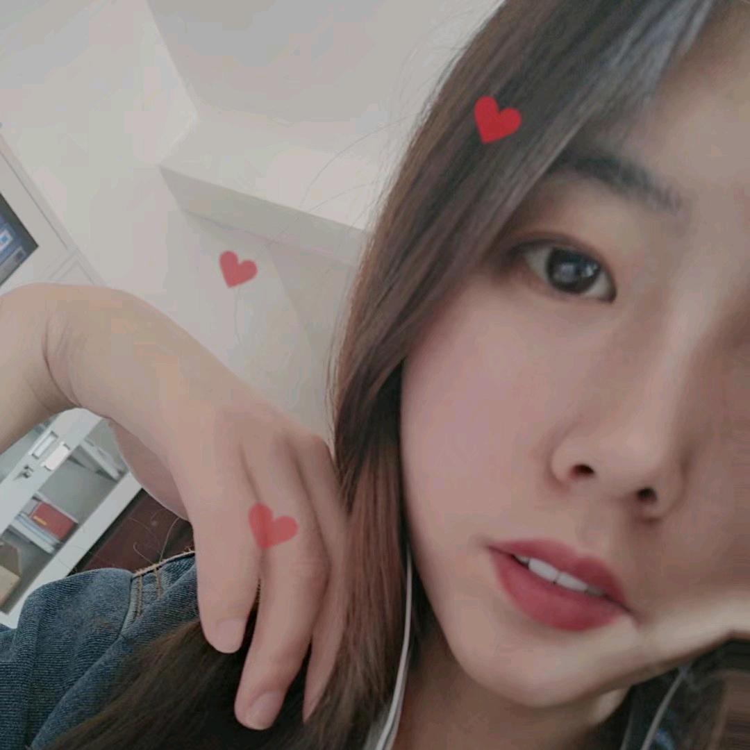 爱生活的🐷🐷女孩