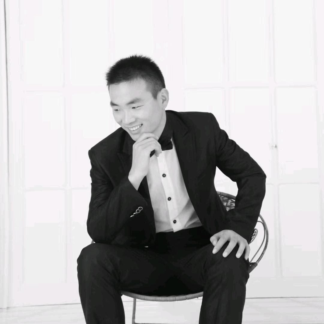 侯龙选车