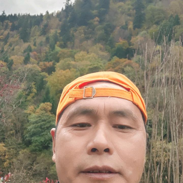 钟国文