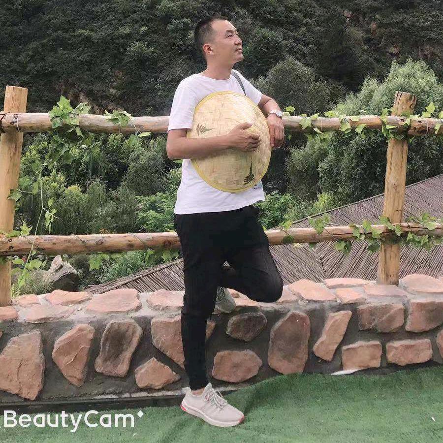 孔博辉，专业生产五金箱包配件。