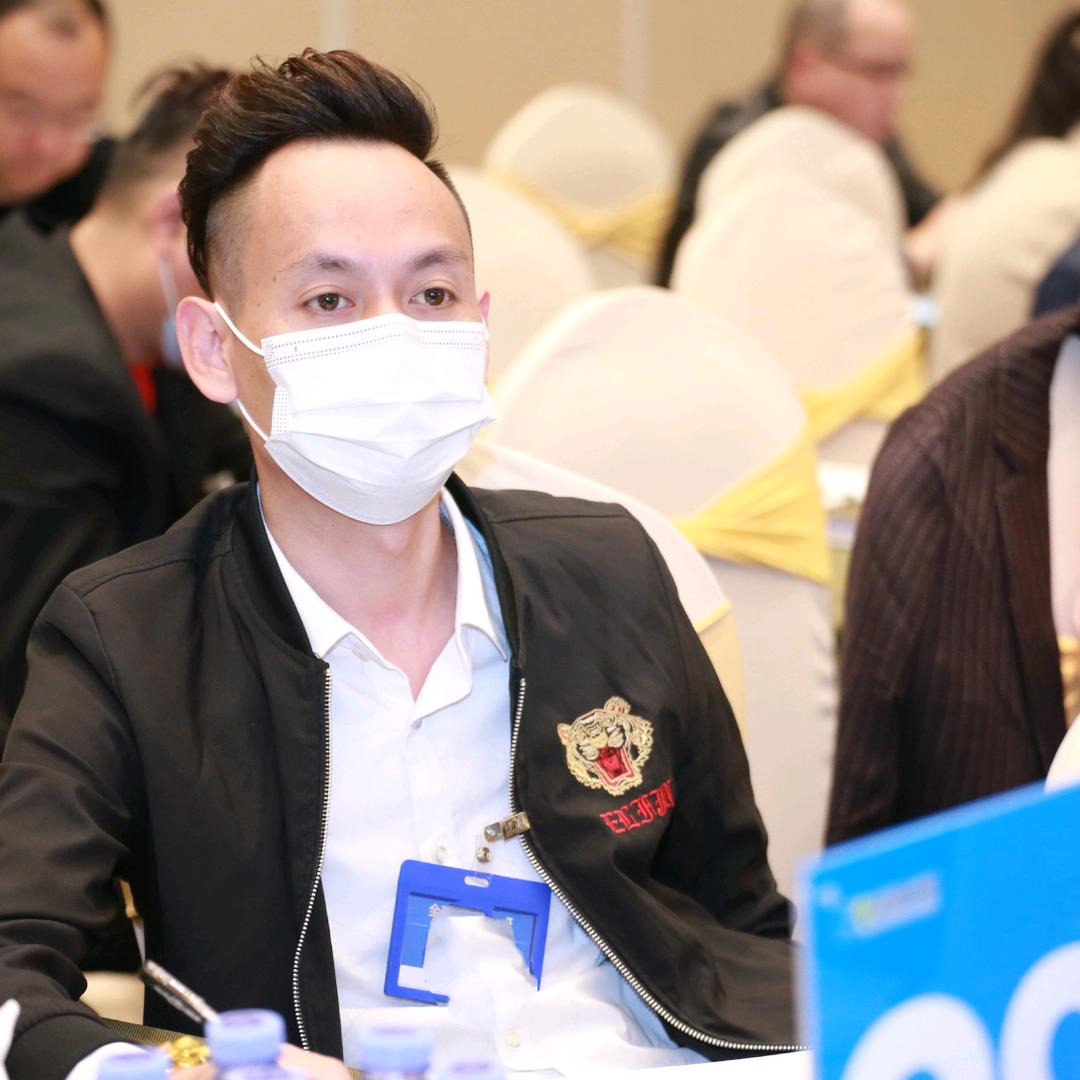 蒙面石头人-东少