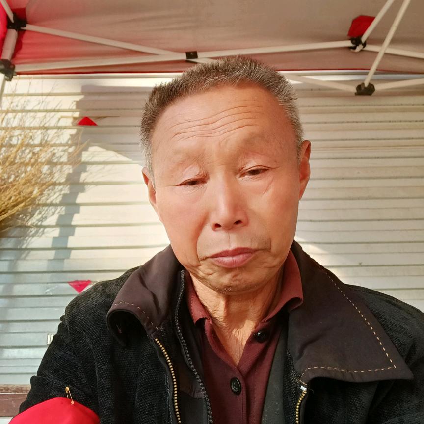董哥.