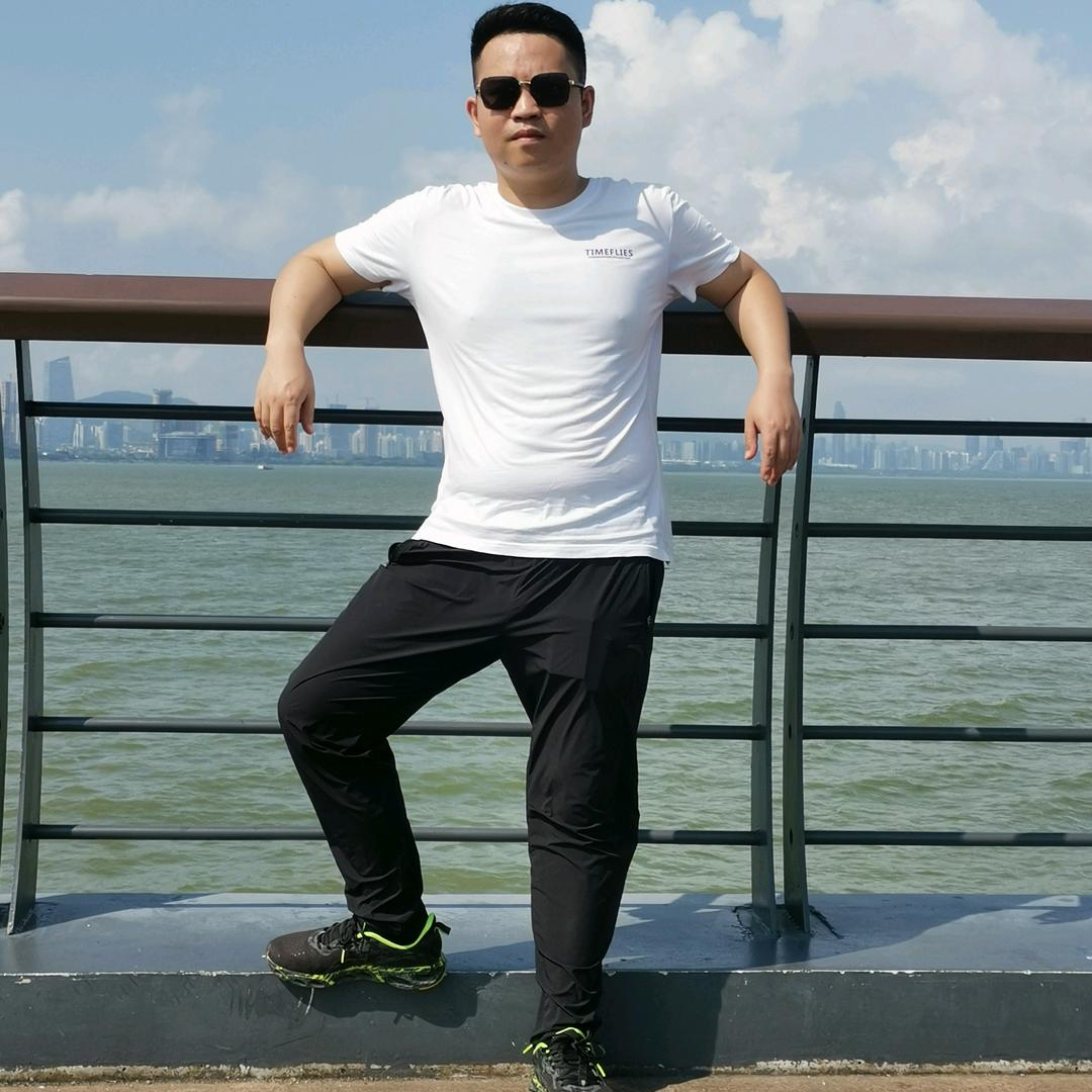 邵阳～电车烧烤摊