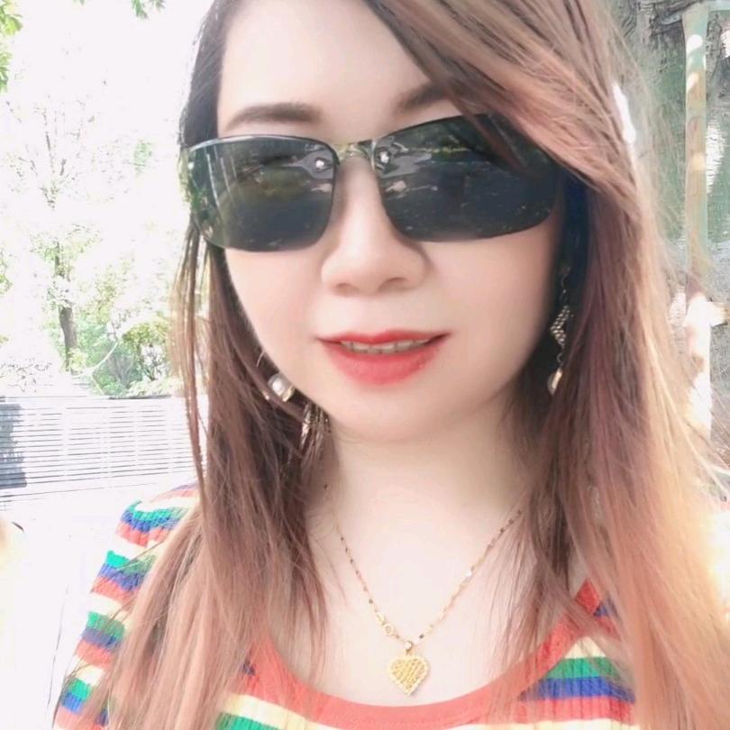 红尘过客。
