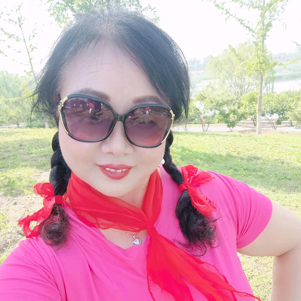 诗晗然