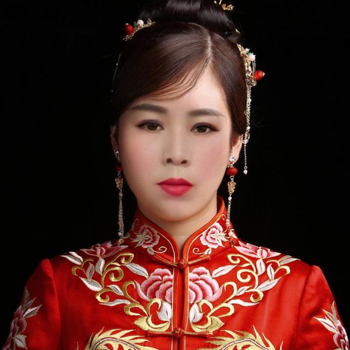 心情不好的女人。拒绝私聊。